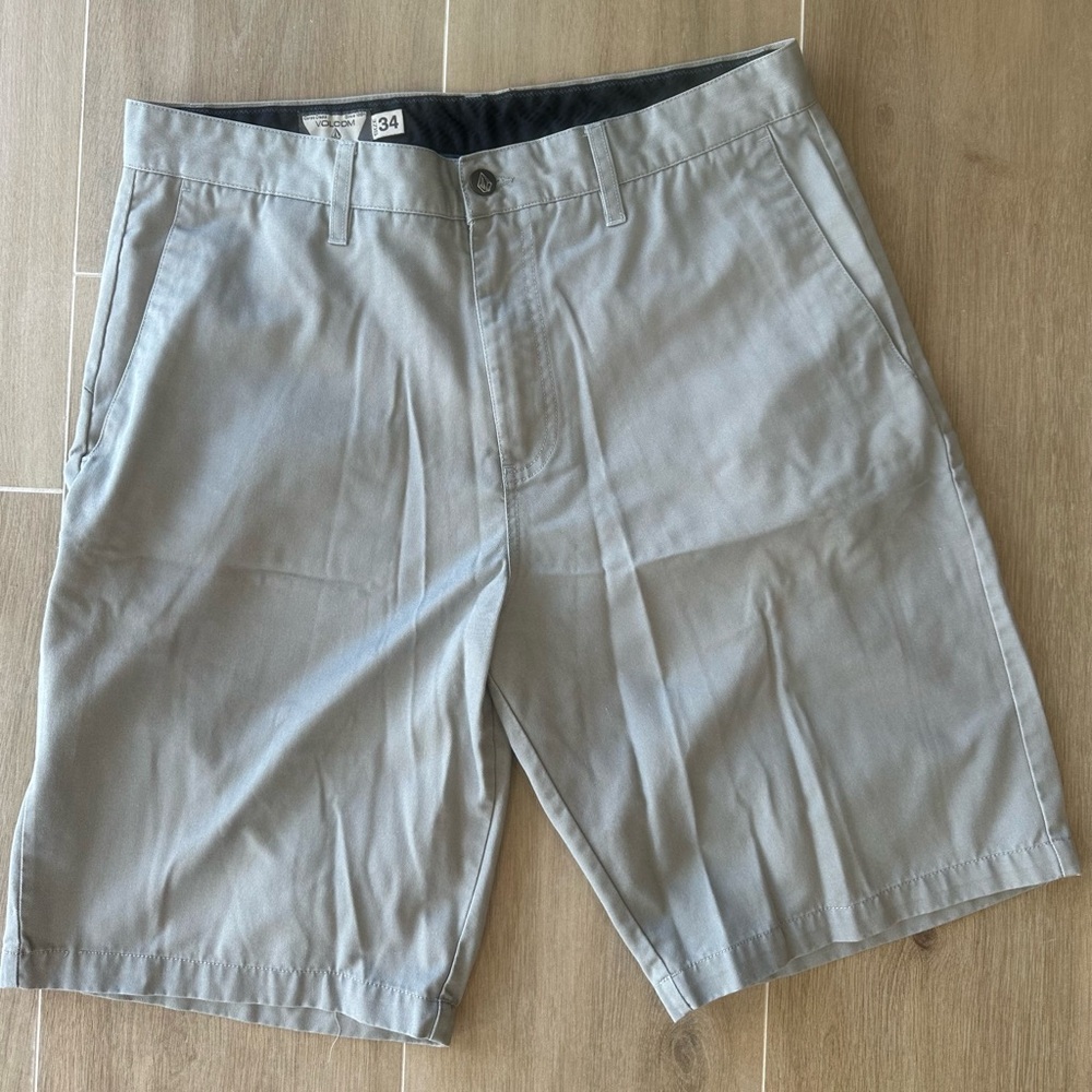 Volcom Stone Chino Shorts Tan Men's Size 34 Waist 10” Inseam Stretch Zipper